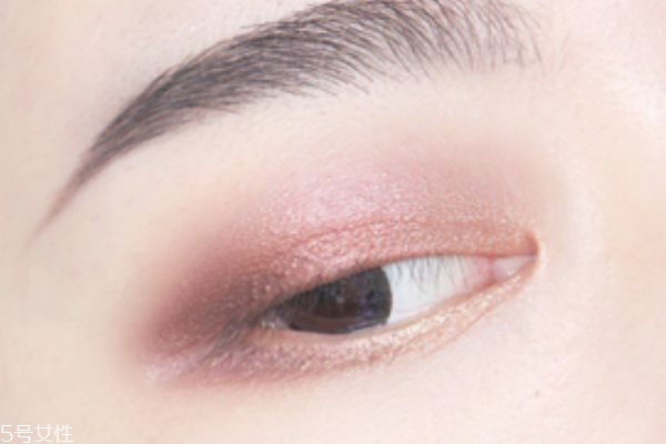 紅色眼影妝容教程 教你混血妝容教程 紅色眼影妝容教程 教你混血妝容教程