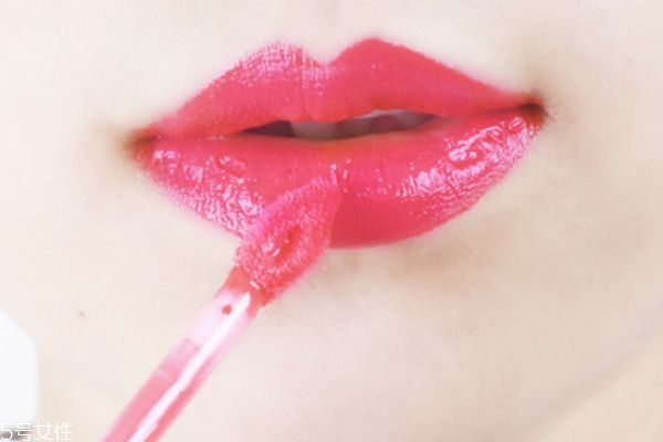 紅色眼影妝容教程 教你混血妝容教程 紅色眼影妝容教程 教你混血妝容教程