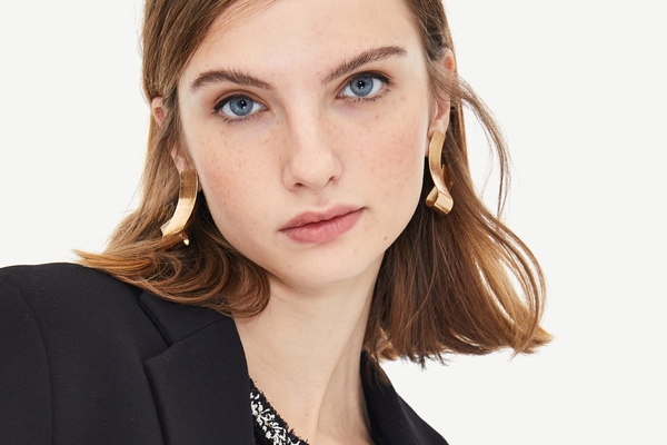 種睫毛要多久 大概是三到四個(gè)小時(shí) 種睫毛要多久 大概是三到四個(gè)小時(shí)