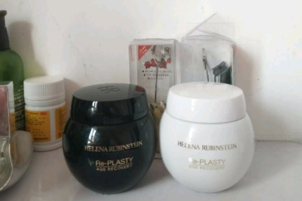 赫蓮娜黑繃帶和白繃帶能一起用嗎 當(dāng)然是可以的 赫蓮娜黑繃帶和白繃帶能一起用嗎 當(dāng)然是可以的