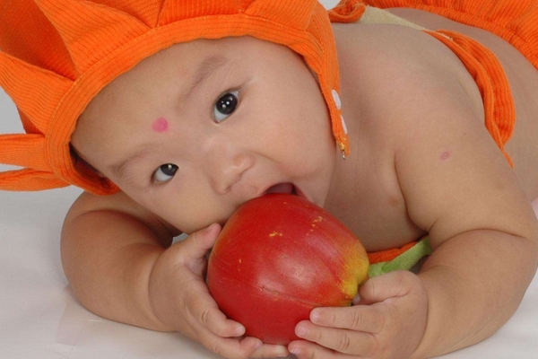 下雪天都怎么給寶寶換尿褲 必須學(xué)習(xí)的知識(shí) 下雪天都怎么給寶寶換尿褲 必須學(xué)習(xí)的知識(shí)