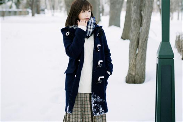 下雪穿什么衣服拍照好看 這些外套少不了 下雪穿什么衣服拍照好看 這些外套少不了