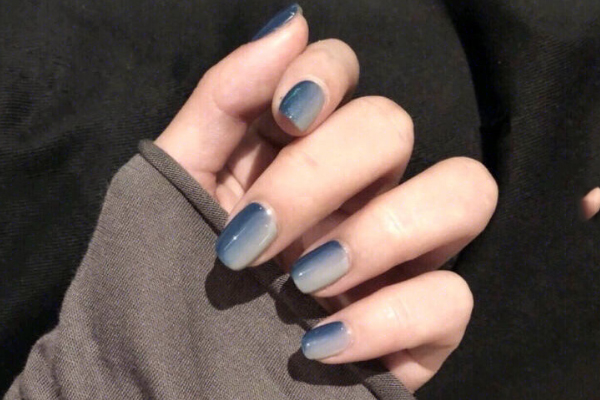 單色漸變美甲圖片 簡(jiǎn)單素雅漸變美甲 單色漸變美甲圖片 簡(jiǎn)單素雅漸變美甲