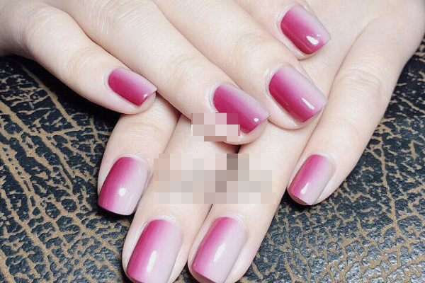 單色漸變美甲圖片 簡(jiǎn)單素雅漸變美甲 單色漸變美甲圖片 簡(jiǎn)單素雅漸變美甲
