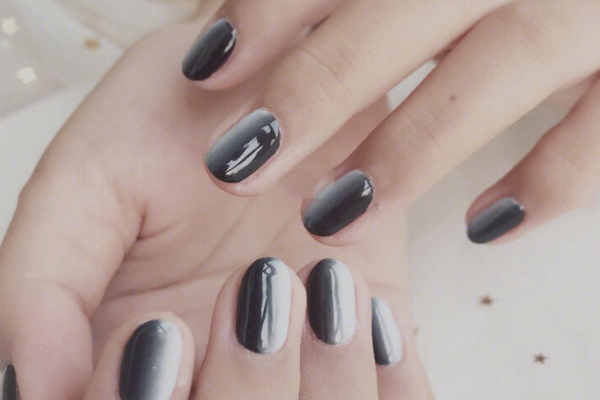 單色漸變美甲圖片 簡(jiǎn)單素雅漸變美甲 單色漸變美甲圖片 簡(jiǎn)單素雅漸變美甲