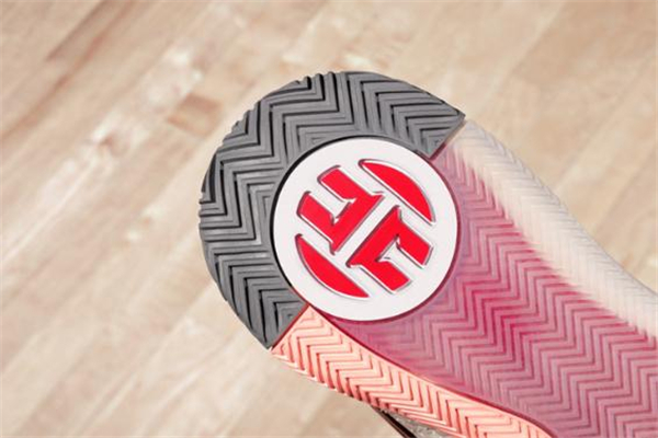 阿迪達斯豬年限定價格 濃濃的中國風 阿迪達斯豬年限定價格 濃濃的中國風