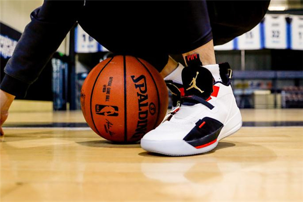 aj33為什么那么少人穿 設(shè)計上有不足 aj33為什么那么少人穿 設(shè)計上有不足