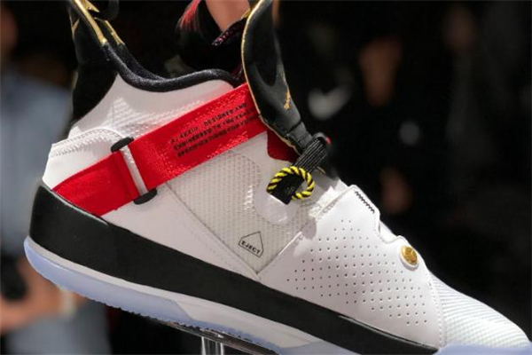 aj33怎么松鞋帶 巧妙的鞋帶設(shè)計(jì) aj33怎么松鞋帶 巧妙的鞋帶設(shè)計(jì)