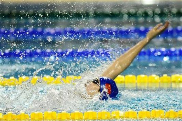 仰泳有什么好處 有益身體健康 仰泳有什么好處 有益身體健康