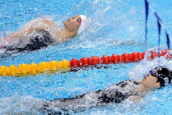仰泳有什么好處 有益身體健康 仰泳有什么好處 有益身體健康