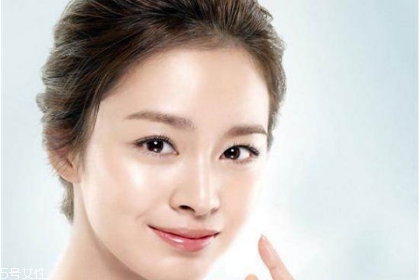 女人肌膚暗黃怎么辦 解決皮膚暗黃的方法 女人肌膚暗黃怎么辦 解決皮膚暗黃的方法