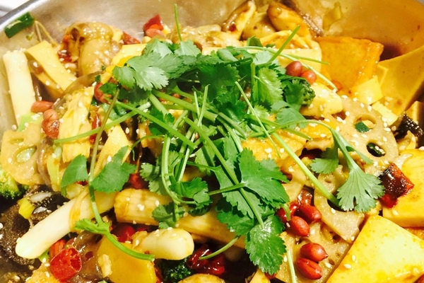 麻辣香鍋要不要加水 適量加才對 麻辣香鍋要不要加水 適量加才對