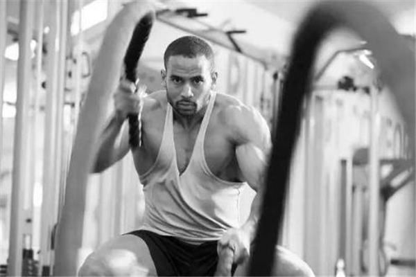 戰(zhàn)繩訓(xùn)練有什么好處 鍛煉爆發(fā)力 戰(zhàn)繩訓(xùn)練有什么好處 鍛煉爆發(fā)力