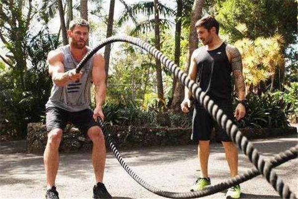 戰(zhàn)繩訓(xùn)練有什么好處 鍛煉爆發(fā)力 戰(zhàn)繩訓(xùn)練有什么好處 鍛煉爆發(fā)力