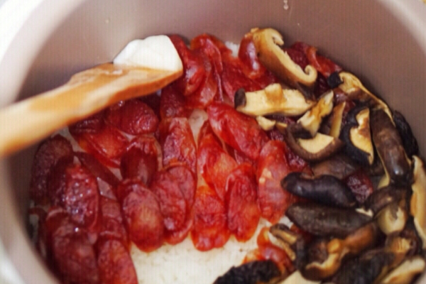 煲仔飯是哪個省的傳統(tǒng)美食 源于廣東 煲仔飯是哪個省的傳統(tǒng)美食 源于廣東