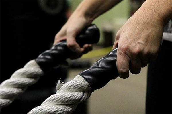 戰(zhàn)繩一次訓練多久 要勞逸結(jié)合 戰(zhàn)繩一次訓練多久 要勞逸結(jié)合