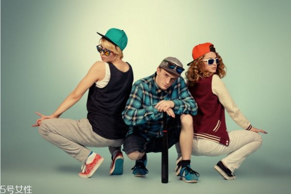 生熱食材手腳不冰冷 深蹲的標(biāo)準(zhǔn)動(dòng)作 生熱食材手腳不冰冷 深蹲的標(biāo)準(zhǔn)動(dòng)作