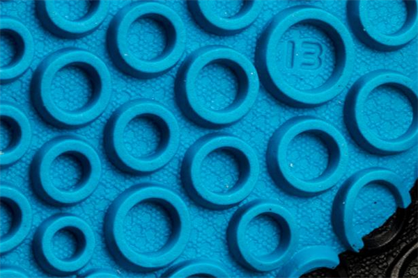 耐克pg3保羅喬治3代開箱測評 配置亮瞎眼 耐克pg3保羅喬治3代開箱測評 配置亮瞎眼