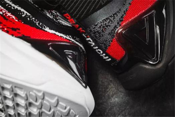 匹克態(tài)極跑鞋測(cè)評(píng) 國(guó)貨新科技 匹克態(tài)極跑鞋測(cè)評(píng) 國(guó)貨新科技