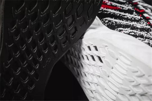 匹克態(tài)極跑鞋測(cè)評(píng) 國(guó)貨新科技 匹克態(tài)極跑鞋測(cè)評(píng) 國(guó)貨新科技