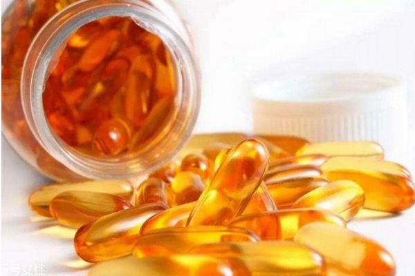 魚肝油適合多少歲人吃 給寶寶吃魚肝油的好處 魚肝油適合多少歲人吃 給寶寶吃魚肝油的好處