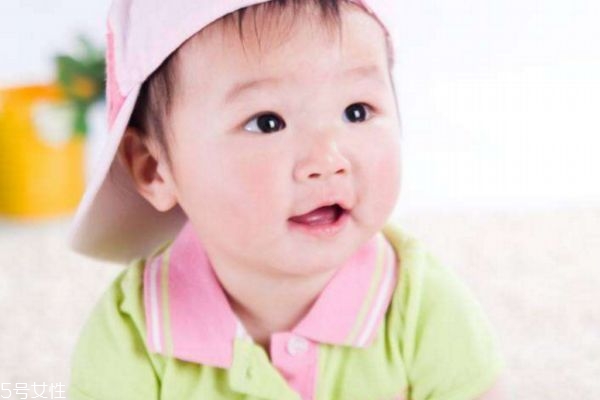 寶寶眼皮上有個小疙瘩是怎么回事 寶寶眼皮上有個小疙瘩是怎么回事