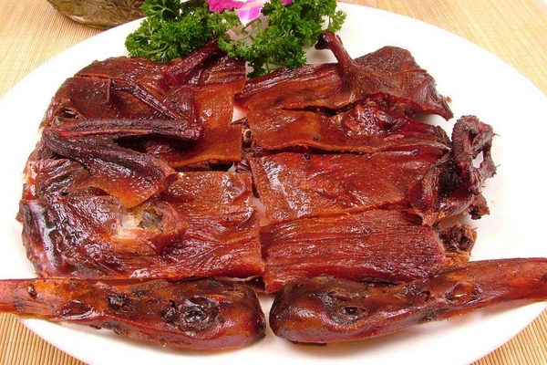 醬板鴨的做法 美味醬板鴨 醬板鴨的做法 美味醬板鴨