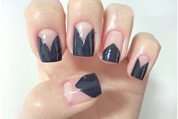 法式甜心新娘美甲怎么做 藍(lán)色法式美甲教程 法式甜心新娘美甲怎么做 藍(lán)色法式美甲教程