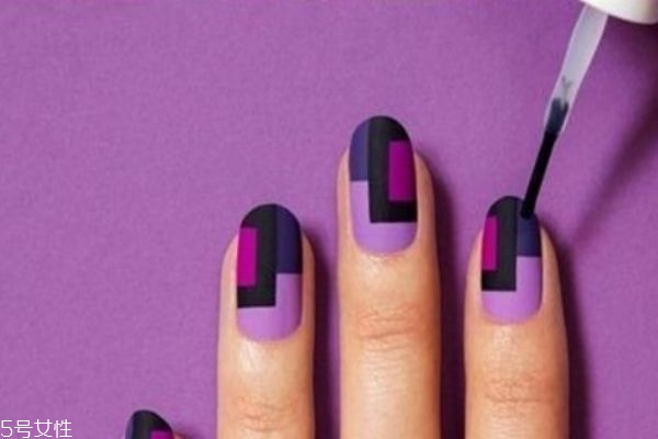 簡單撞色美甲教程 藍(lán)色星星美甲教程 簡單撞色美甲教程 藍(lán)色星星美甲教程