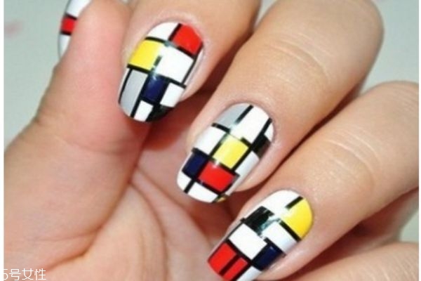日系田園風(fēng)美甲怎么做 簡(jiǎn)單美甲教程 日系田園風(fēng)美甲怎么做 簡(jiǎn)單美甲教程