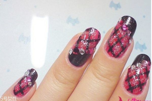 日系田園風(fēng)美甲怎么做 簡(jiǎn)單美甲教程 日系田園風(fēng)美甲怎么做 簡(jiǎn)單美甲教程