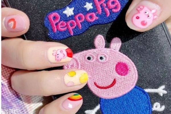 新年美甲怎么做 新年美甲豬圖片大全 新年美甲怎么做 新年美甲豬圖片大全