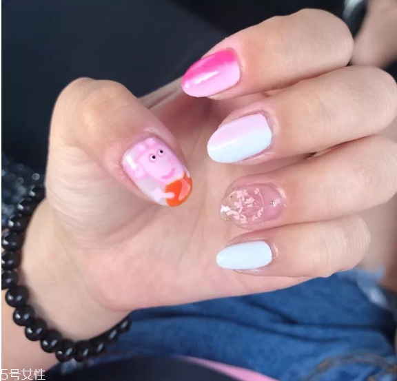 新年美甲怎么做 新年美甲豬圖片大全 新年美甲怎么做 新年美甲豬圖片大全