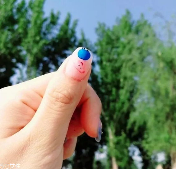 新年美甲怎么做 新年美甲豬圖片大全 新年美甲怎么做 新年美甲豬圖片大全