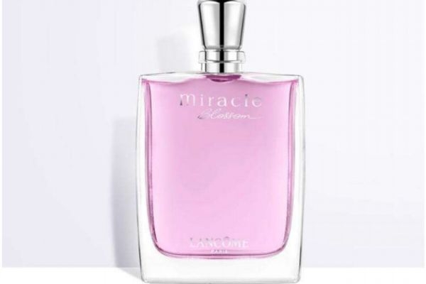 蘭蔻奇跡綻放香味濃嗎 蘭蔻奇跡綻放香水留香時(shí)間 蘭蔻奇跡綻放香味濃嗎 蘭蔻奇跡綻放香水留香時(shí)間