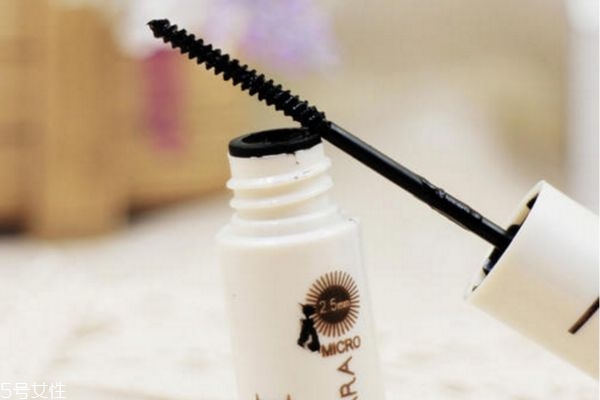 如何挑選睫毛膏 購買睫毛膏注意事項(xiàng) 如何挑選睫毛膏 購買睫毛膏注意事項(xiàng)