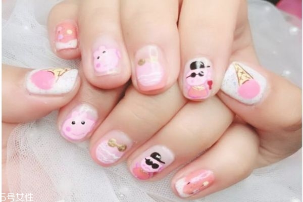 新年美甲怎么做 新年美甲豬圖片大全 新年美甲怎么做 新年美甲豬圖片大全