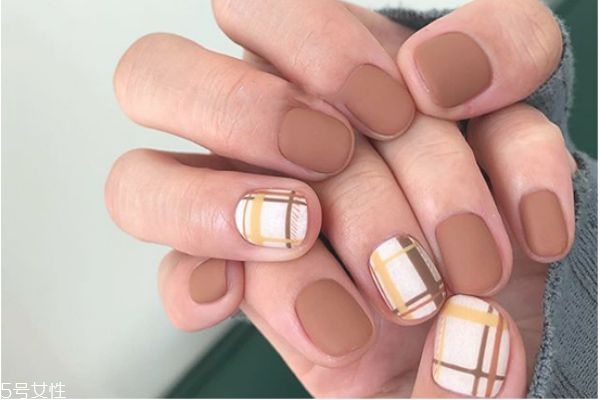 復古橘美甲教程 莫蘭迪色絲絨美甲教程 復古橘美甲教程 莫蘭迪色絲絨美甲教程