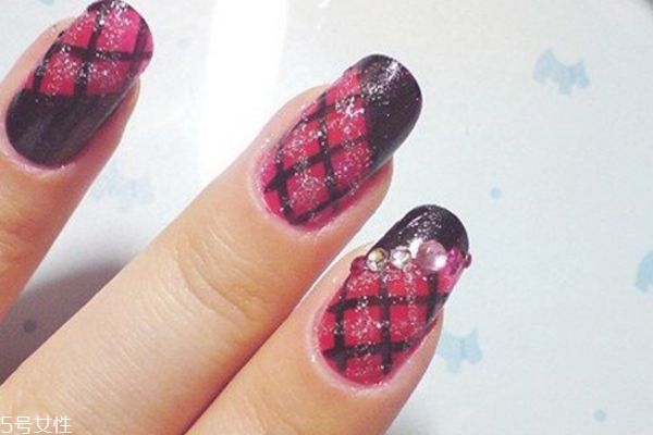 日系田園風(fēng)美甲怎么做 簡(jiǎn)單美甲教程 日系田園風(fēng)美甲怎么做 簡(jiǎn)單美甲教程