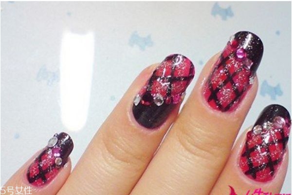 日系田園風(fēng)美甲怎么做 簡(jiǎn)單美甲教程 日系田園風(fēng)美甲怎么做 簡(jiǎn)單美甲教程