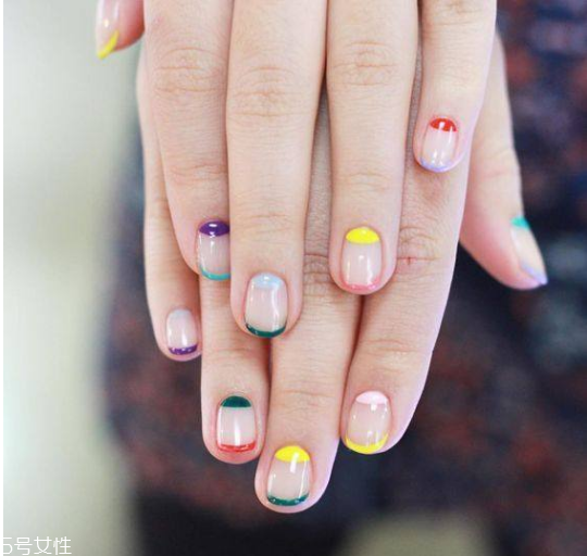 法式甜心新娘美甲怎么做 藍(lán)色法式美甲教程 法式甜心新娘美甲怎么做 藍(lán)色法式美甲教程