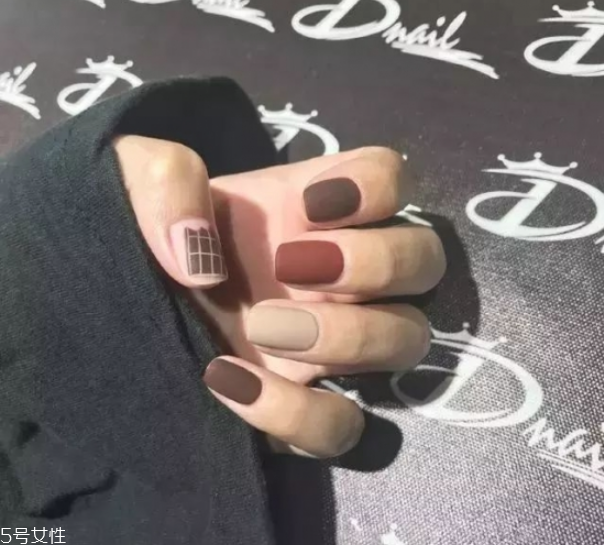 2019流行美甲圖片 2019美甲新款 2019流行美甲圖片 2019美甲新款