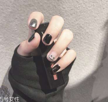 2019美甲流行什么顏色 2019美甲流行色 2019美甲流行什么顏色 2019美甲流行色