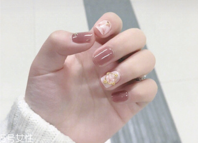 2019美甲流行什么顏色 2019美甲流行色 2019美甲流行什么顏色 2019美甲流行色