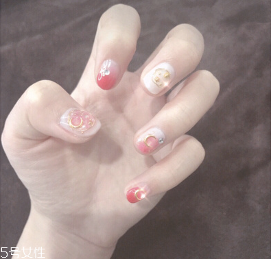2019美甲流行什么顏色 2019美甲流行色 2019美甲流行什么顏色 2019美甲流行色