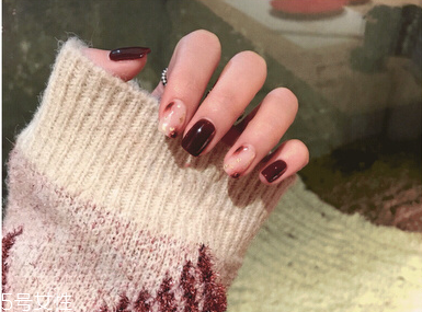 2019美甲流行什么顏色 2019美甲流行色 2019美甲流行什么顏色 2019美甲流行色