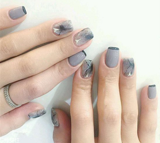 灰色系美甲有哪些 灰色系美甲圖片大全 灰色系美甲有哪些 灰色系美甲圖片大全