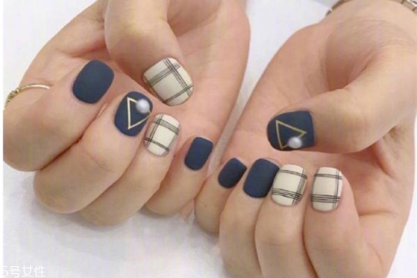 美甲圖片2019新款式 2019年美甲新款 美甲圖片2019新款式 2019年美甲新款