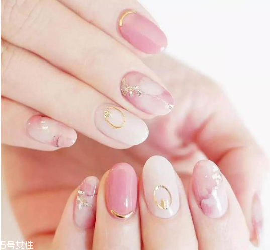 暈染美甲怎么做 夢幻星座美甲教程 暈染美甲怎么做 夢幻星座美甲教程