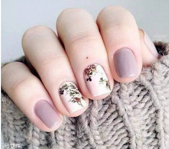 時(shí)尚簡約美甲圖片 時(shí)髦小心機(jī)美甲 時(shí)尚簡約美甲圖片 時(shí)髦小心機(jī)美甲